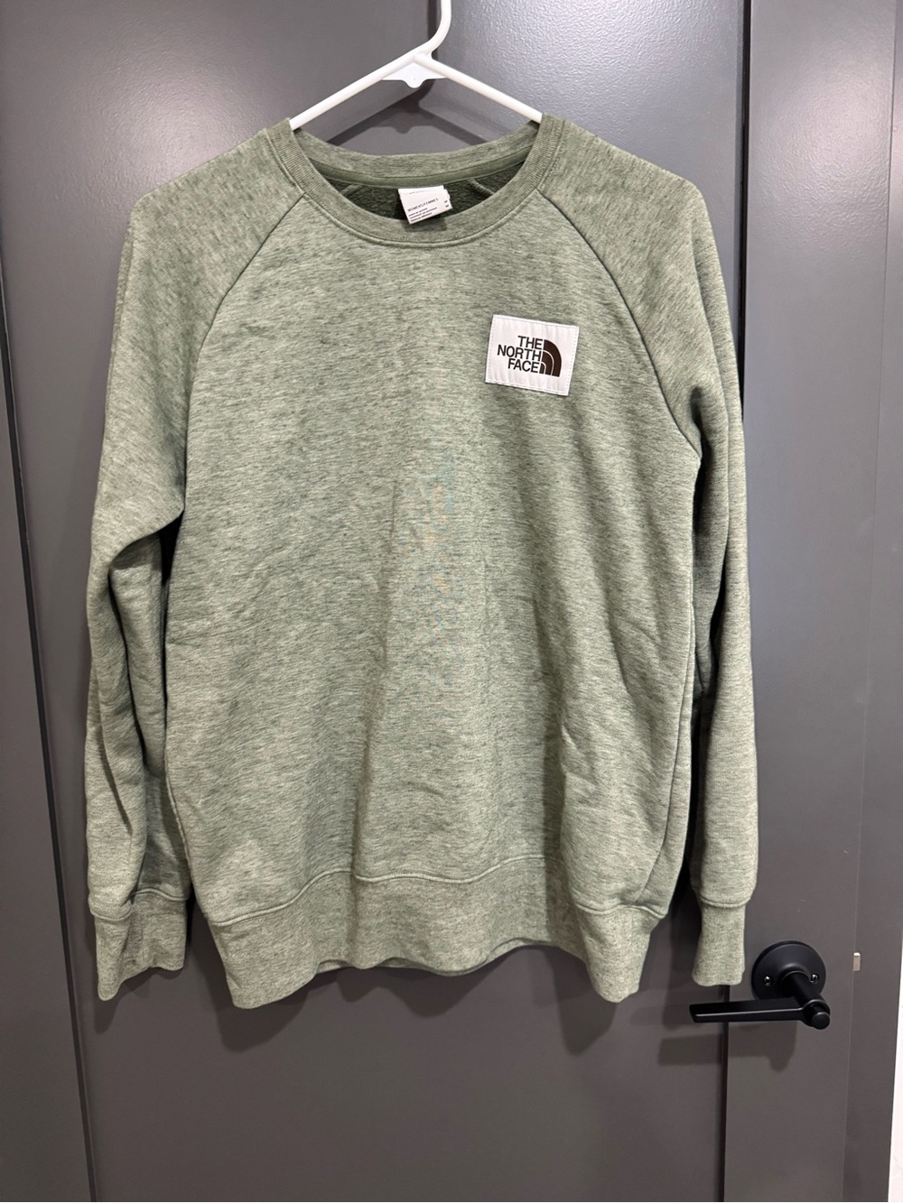 The North Face women’s Crewneck Sweatshirt - Sage Green